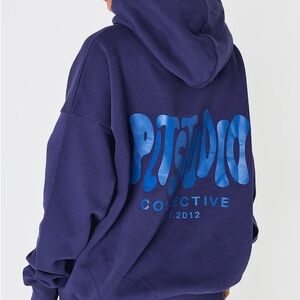 PRETTYLITTLETHING NAVY STUDIO PRINT OVERSIZED HOODIE